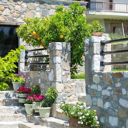 Apartament Rizes House *